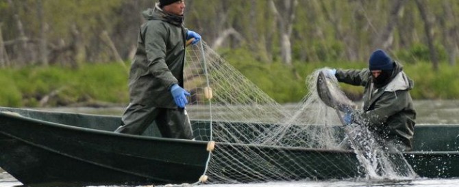 Рыбак-браконьер за рыбалку сетью заплатит 65 тысяч 800 рублей