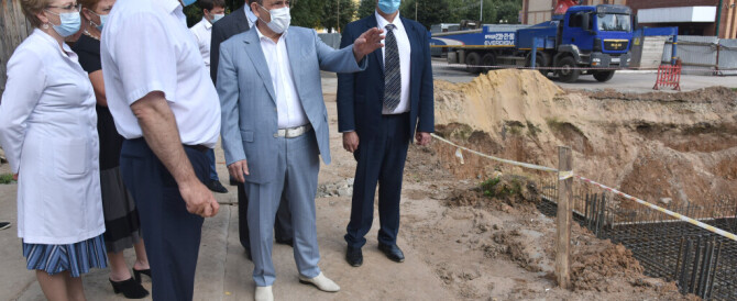 Глава Марий Эл Александр Евстифеев посетил строительную площадку Перинатального центра