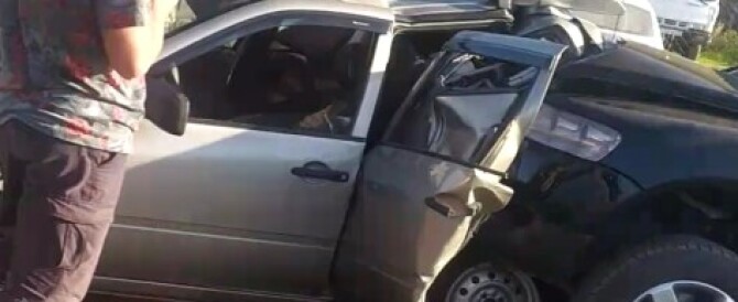 В Йошкар-Оле на улице дружбы, Volkswagen Touareg лишил багажника Ладу Калина