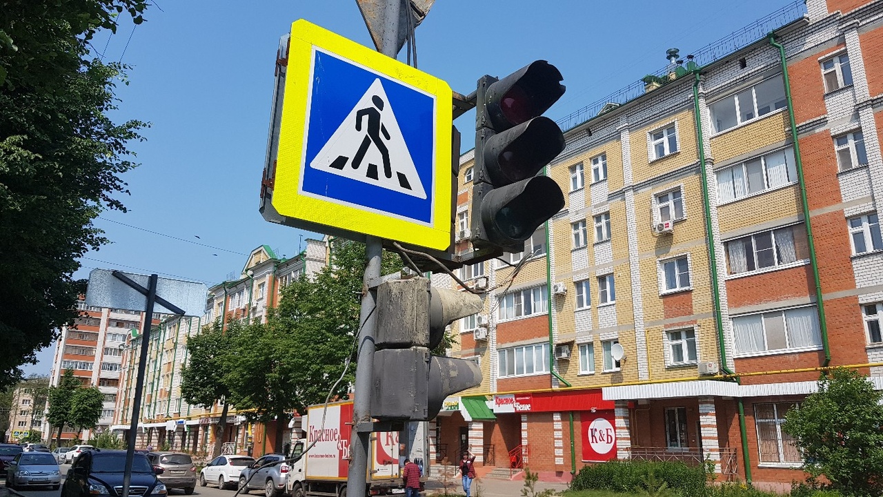 Перекресток улиц Советская и Чехова озарился светом нового светофора