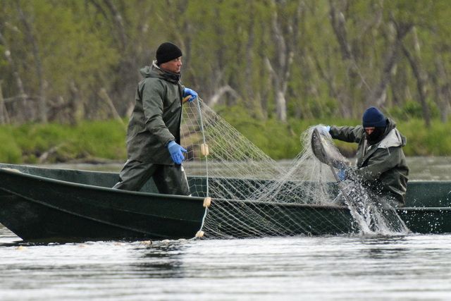 Рыбак-браконьер за рыбалку сетью заплатит 65 тысяч 800 рублей